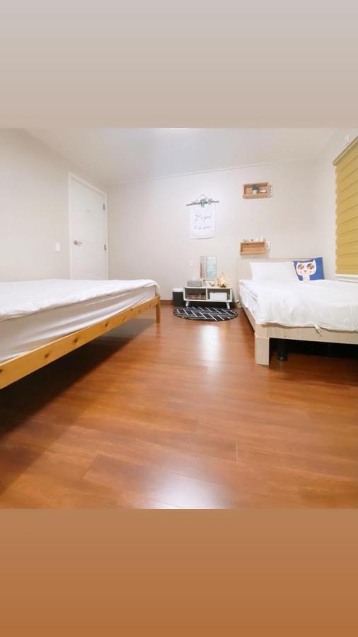 Lefthander Guesthouse Чечжу Екстер'єр фото